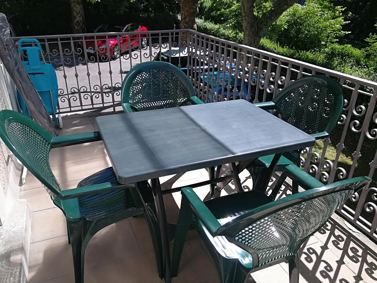 T2 3* Hyper Centre D'Aix-Les-Bains Parking Prive Apartment France