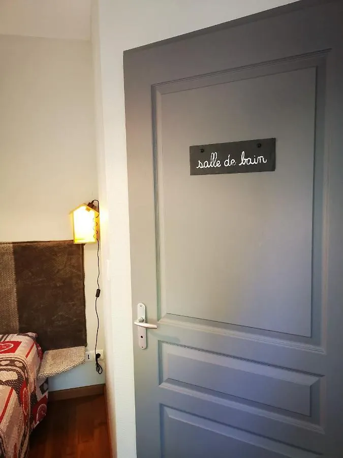 T2 3* Hyper Centre D'Aix-Les-Bains Parking Prive Apartment 0*, Aix-les-Bains